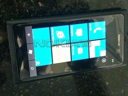 Nokia 900      Windows Phone 7?